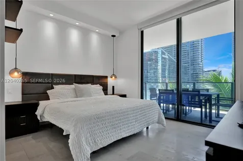 68 SE 6th Street Miami FL 33131
