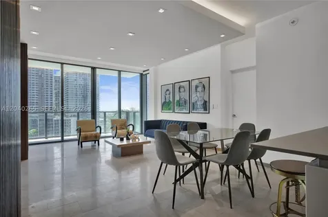 68 SE 6th Street Miami FL 33131
