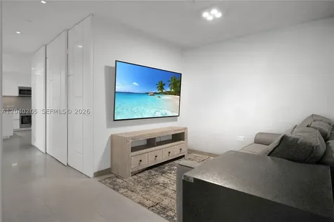 68 SE 6th Street Miami FL 33131
