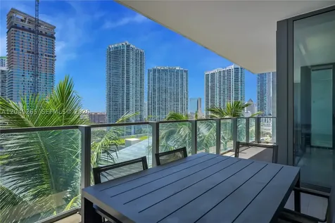 68 SE 6th Street Miami FL 33131