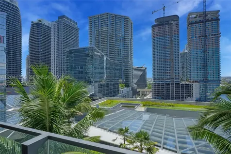 68 SE 6th Street Miami FL 33131