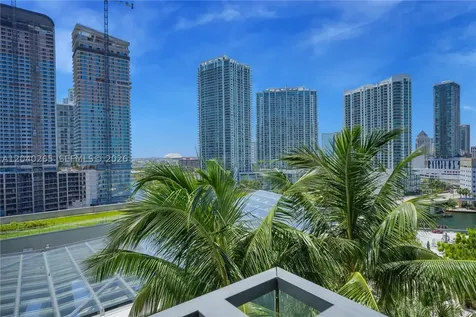 68 SE 6th Street Miami FL 33131