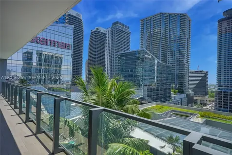 68 SE 6th Street Miami FL 33131