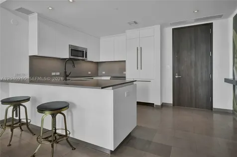 68 SE 6th Street Miami FL 33131