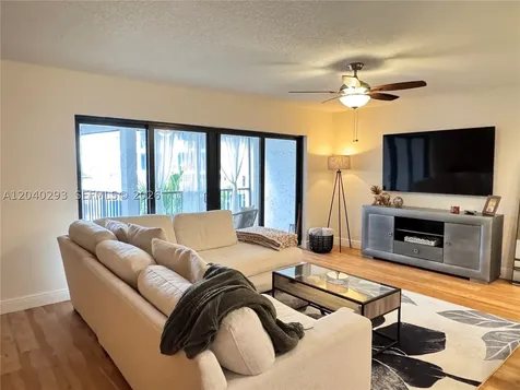 520 Orton Avenue Fort Lauderdale FL 33304