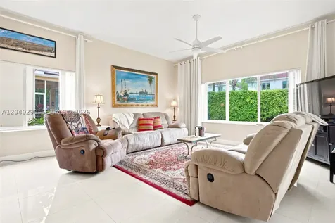 1081 Allamanda Way Weston FL 33327