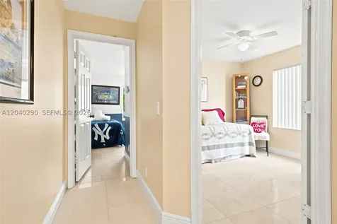 1081 Allamanda Way Weston FL 33327