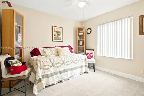 1081 Allamanda Way Weston FL 33327