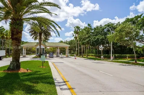 1081 Allamanda Way Weston FL 33327