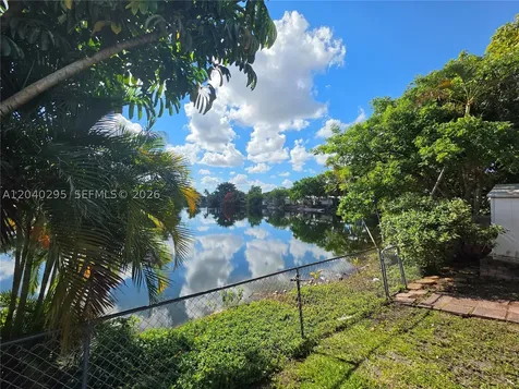 1529 SW 131 Avenue Miami FL 33184