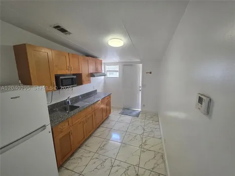 1529 SW 131 Avenue Miami FL 33184