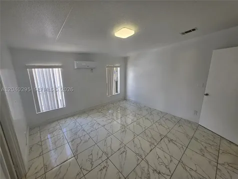 1529 SW 131 Avenue Miami FL 33184