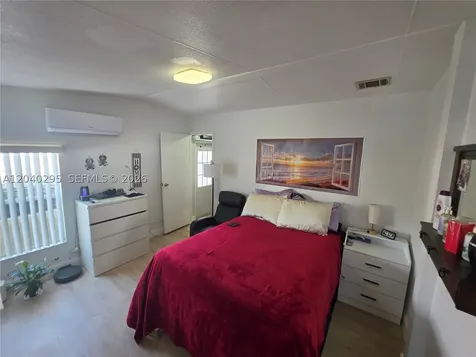 1529 SW 131 Avenue Miami FL 33184