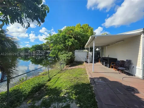 1529 SW 131 Avenue Miami FL 33184