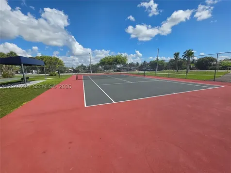 1529 SW 131 Avenue Miami FL 33184