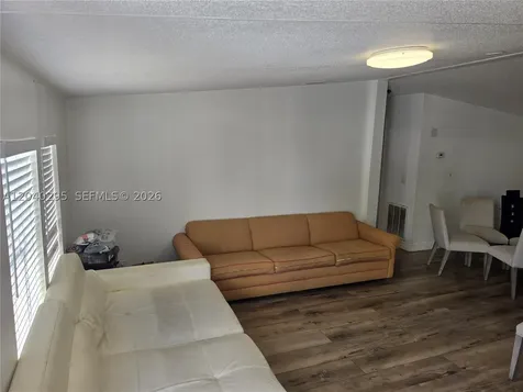1529 SW 131 Avenue Miami FL 33184