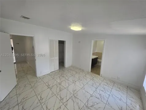1529 SW 131 Avenue Miami FL 33184