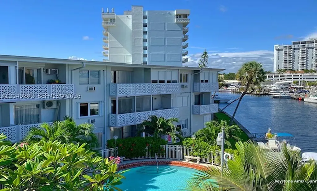 13105 Ixora Court North Miami FL 33181