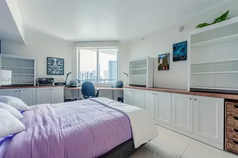 325 S Biscayne Boulevard Miami FL 33131