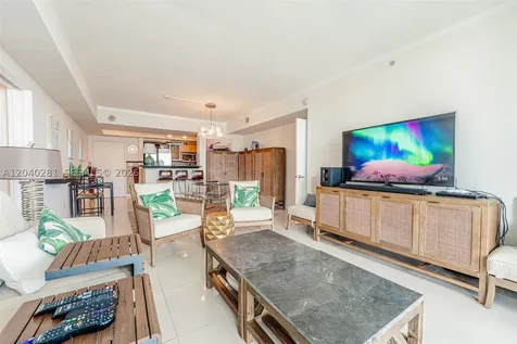 325 S Biscayne Boulevard Miami FL 33131