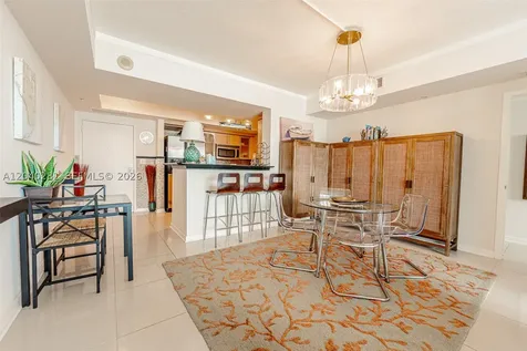325 S Biscayne Boulevard Miami FL 33131