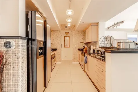 325 S Biscayne Boulevard Miami FL 33131