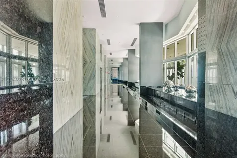 325 S Biscayne Boulevard Miami FL 33131