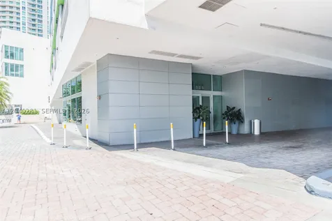 325 S Biscayne Boulevard Miami FL 33131