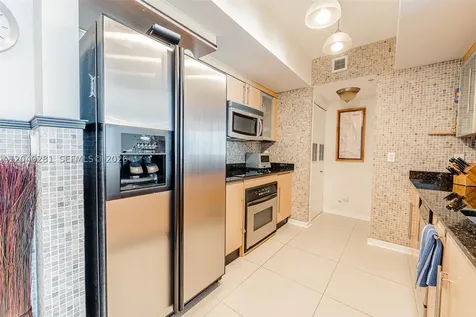 325 S Biscayne Boulevard Miami FL 33131