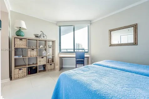 325 S Biscayne Boulevard Miami FL 33131
