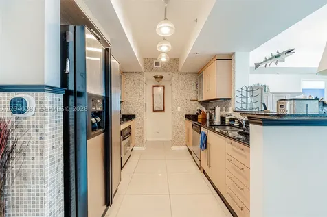 325 S Biscayne Boulevard Miami FL 33131