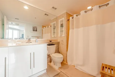 325 S Biscayne Boulevard Miami FL 33131