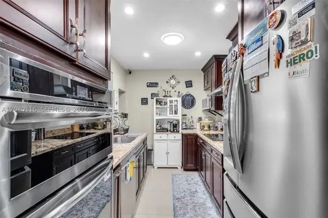 302 NW 100th Street Miami FL 33150