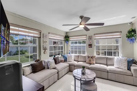 302 NW 100th Street Miami FL 33150