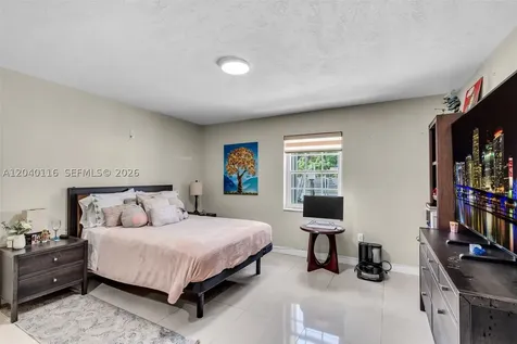 302 NW 100th Street Miami FL 33150