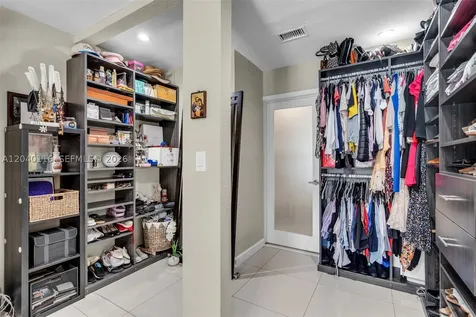 302 NW 100th Street Miami FL 33150