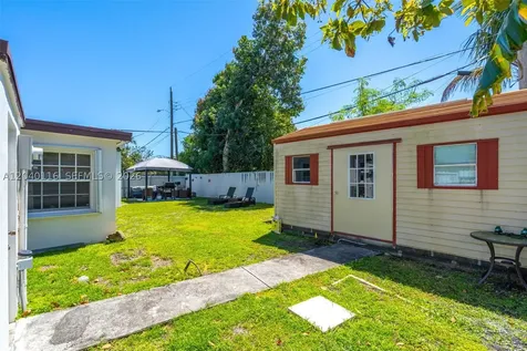 302 NW 100th Street Miami FL 33150