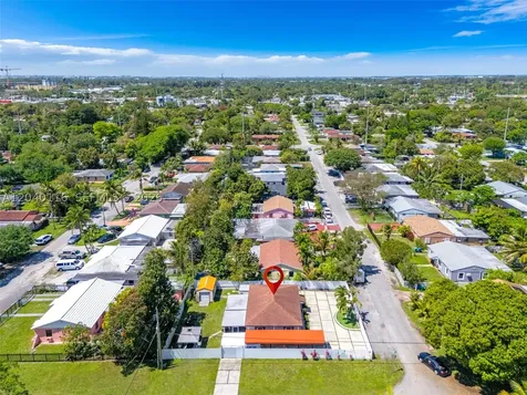 302 NW 100th Street Miami FL 33150