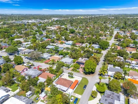 302 NW 100th Street Miami FL 33150