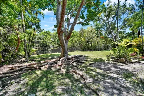 10435 SW 96th Street Miami FL 33176