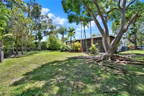10435 SW 96th Street Miami FL 33176