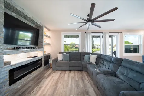 754 NW 154th Avenue Pembroke Pines FL 33028