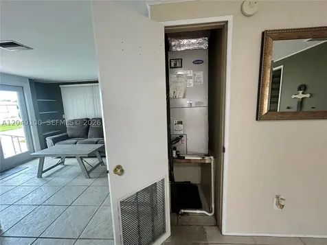 2341 SW 84th Avenue Davie FL 33324