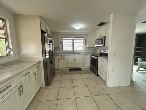 2341 SW 84th Avenue Davie FL 33324