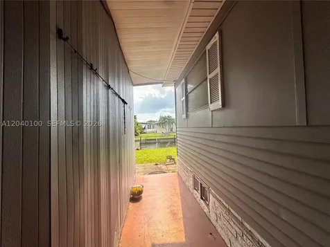 2341 SW 84th Avenue Davie FL 33324