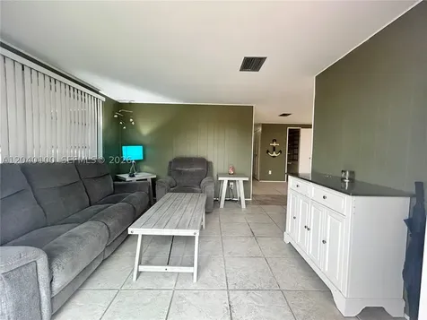 2341 SW 84th Avenue Davie FL 33324