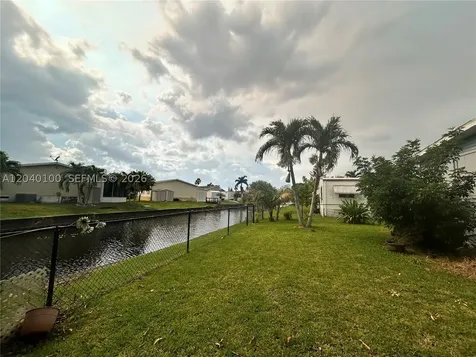 2341 SW 84th Avenue Davie FL 33324