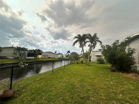 2341 SW 84th Avenue Davie FL 33324