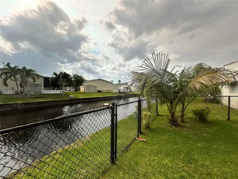 2341 SW 84th Avenue Davie FL 33324