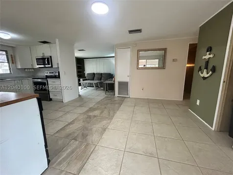 2341 SW 84th Avenue Davie FL 33324